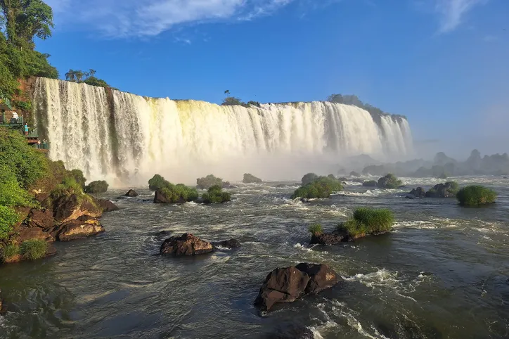 O parque abriga as Cataratas do Iguaçu, uma das Sete Maravilhas do Mundo