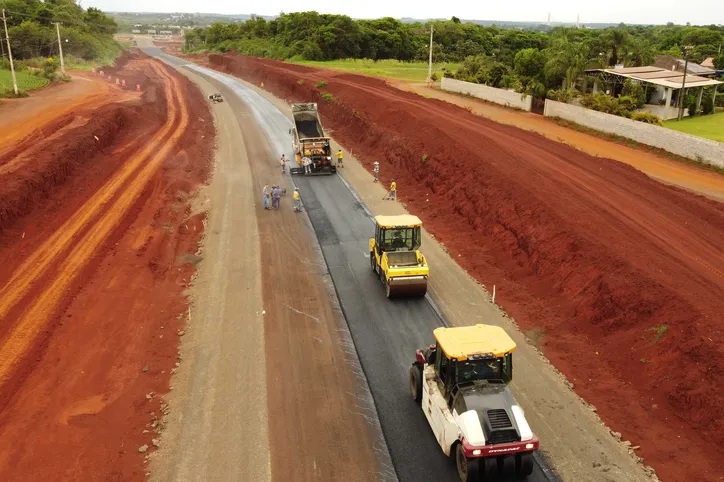 Perimetral Foz do Iguaçu - Perimetral Leste de Foz chega a 48,64% e terá terceiro turno de trabalho