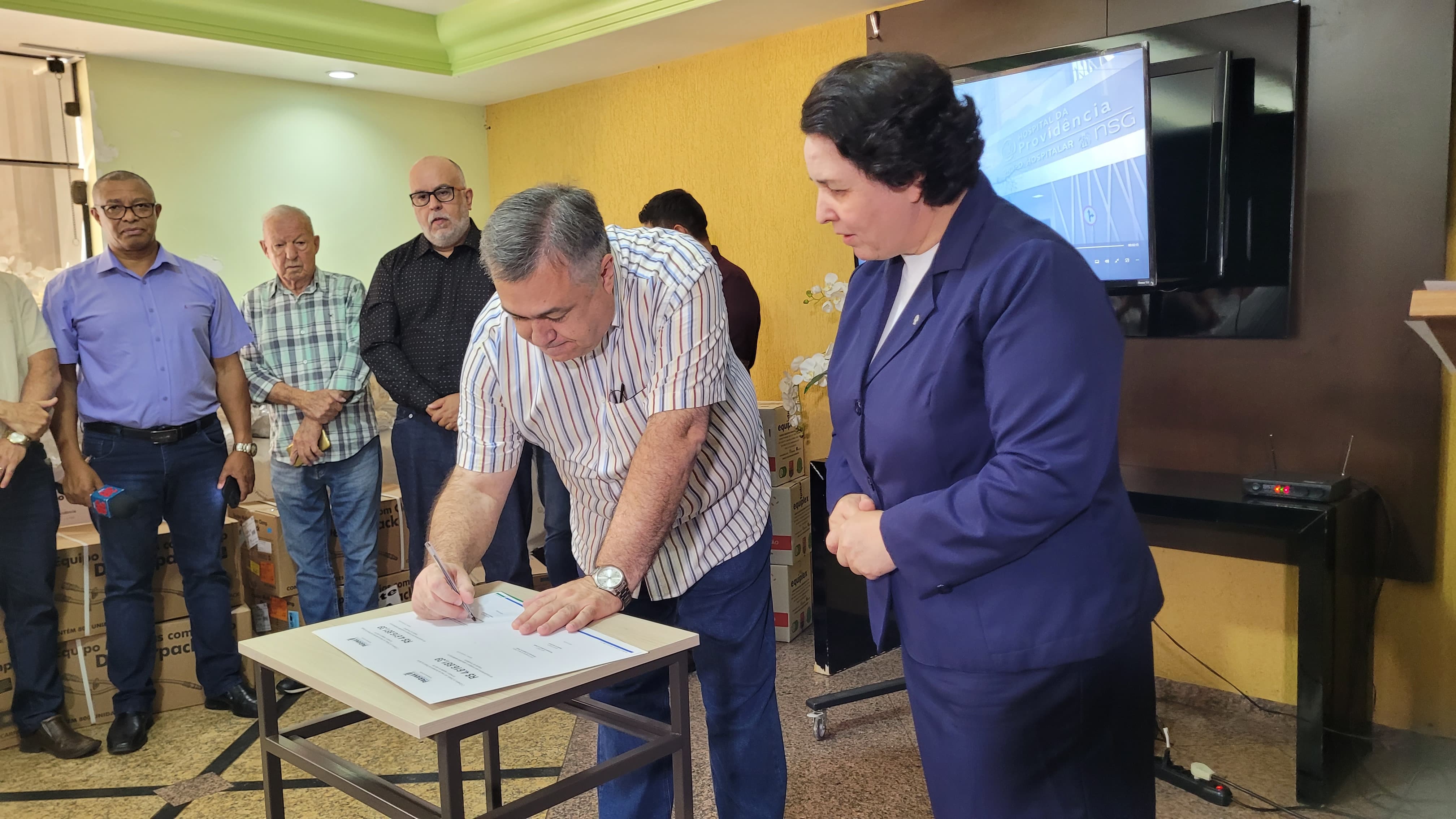 Beto Preto repassa quase R$ 5 milhões para o Hospital da Providência