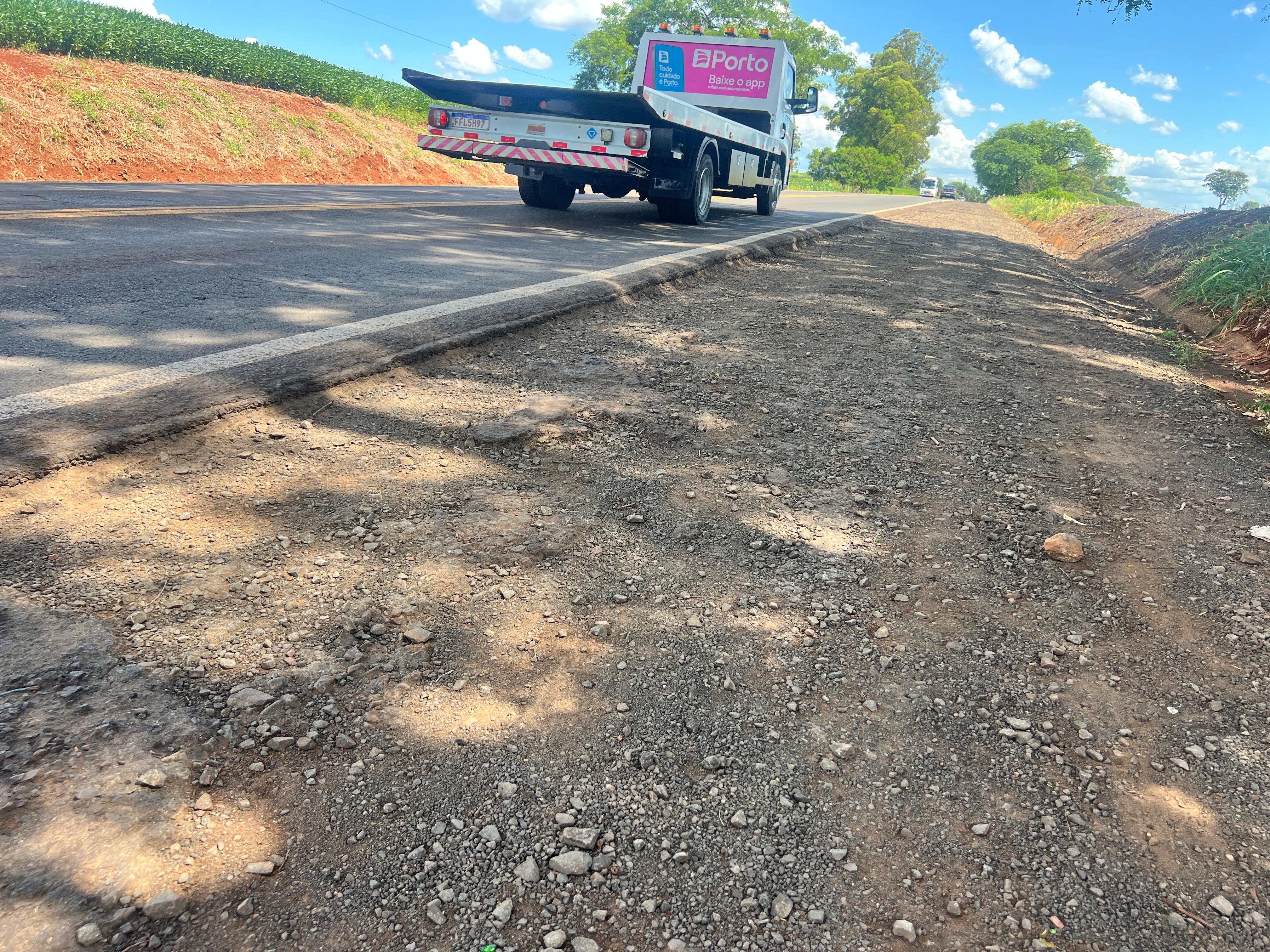 Motoristas reclamam da falta de acostamento em rodovias da região