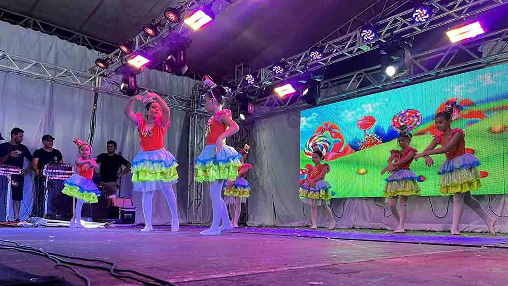 Papai Noel chega a Ivaiporã e abre as festividades de Natal