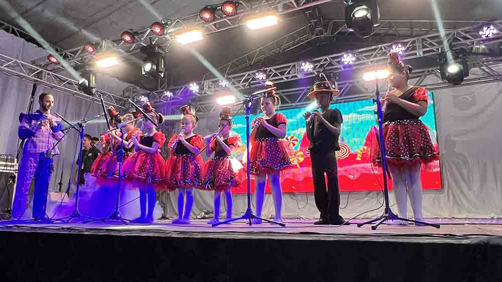 Papai Noel chega a Ivaiporã e abre as festividades de Natal