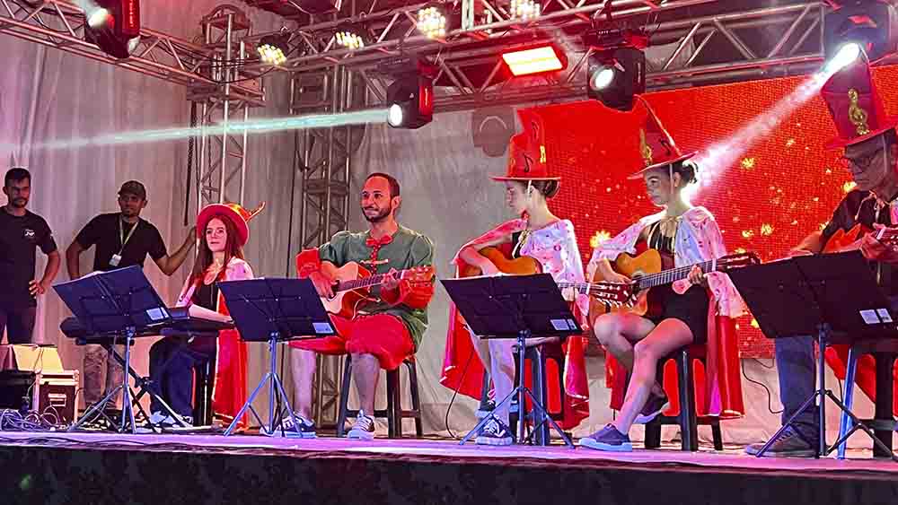 Papai Noel chega a Ivaiporã e abre as festividades de Natal