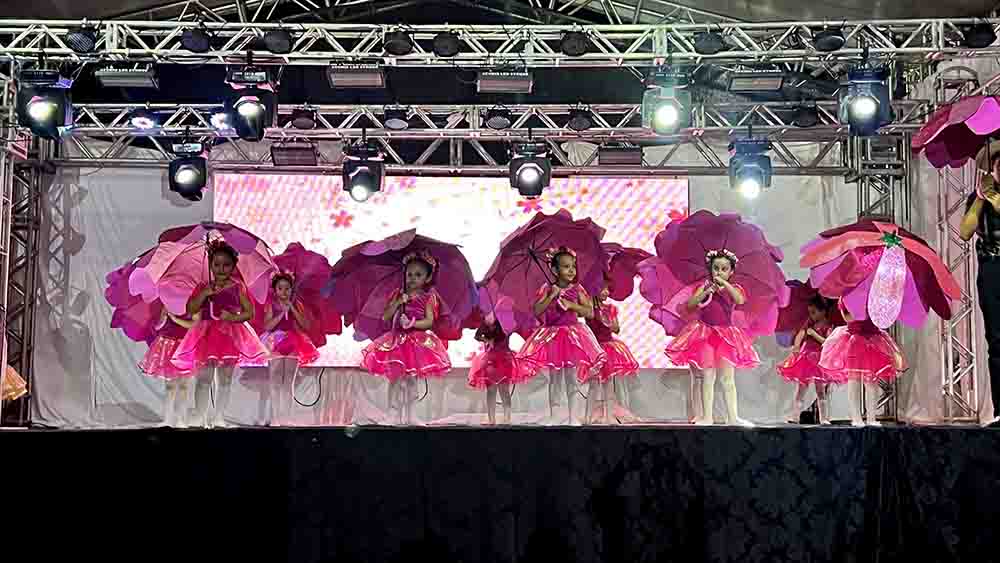 Papai Noel chega a Ivaiporã e abre as festividades de Natal