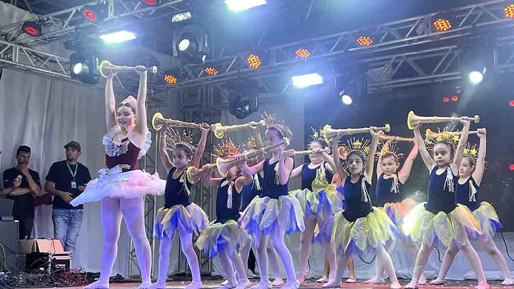 Papai Noel chega a Ivaiporã e abre as festividades de Natal