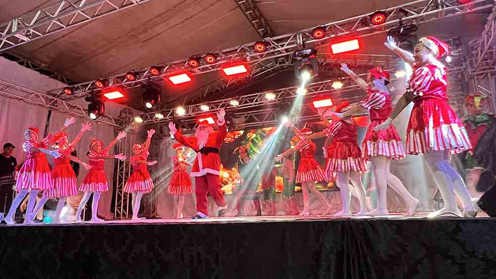 Papai Noel chega a Ivaiporã e abre as festividades de Natal
