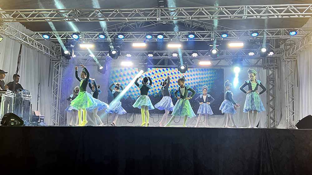 Papai Noel chega a Ivaiporã e abre as festividades de Natal