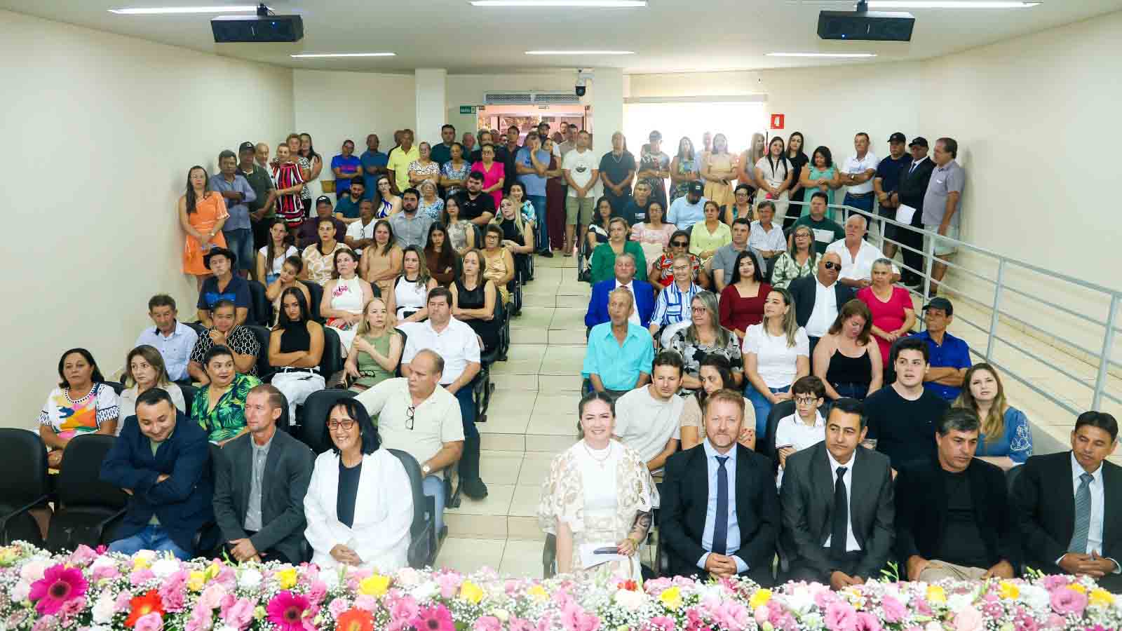 Prefeito, vice e vereadores são empossados em Jardim Alegre