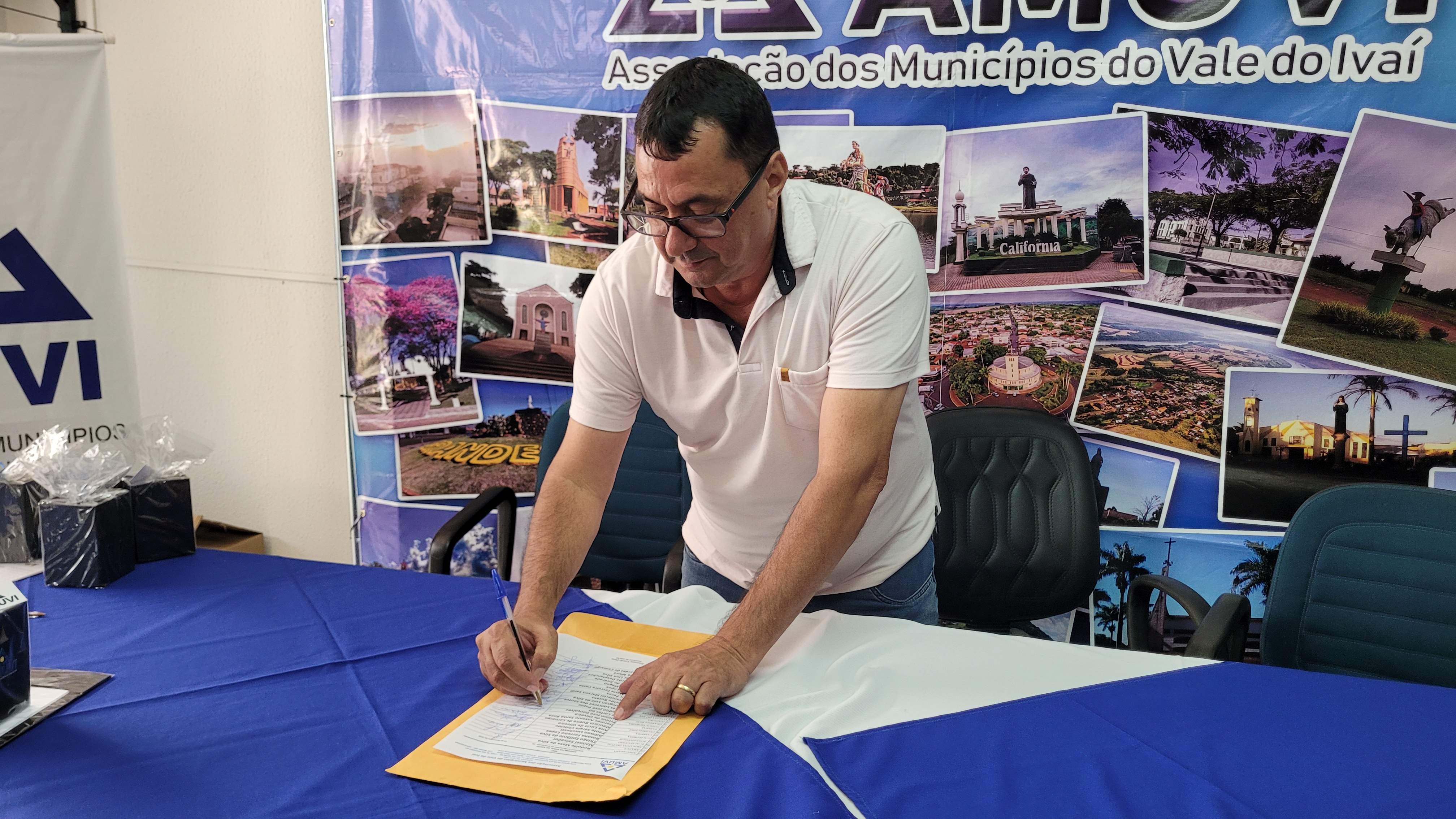 Prefeitos da Amuvi elegem novo presidente da associação; veja