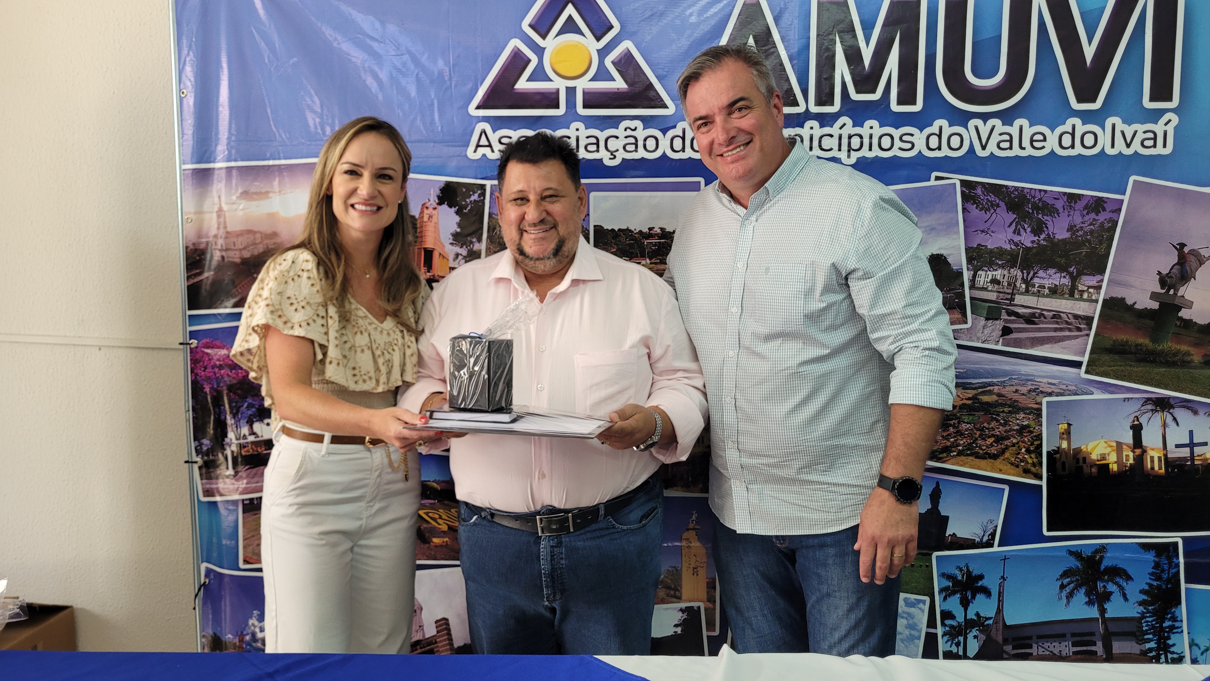 Prefeitos da Amuvi elegem novo presidente da associação; veja