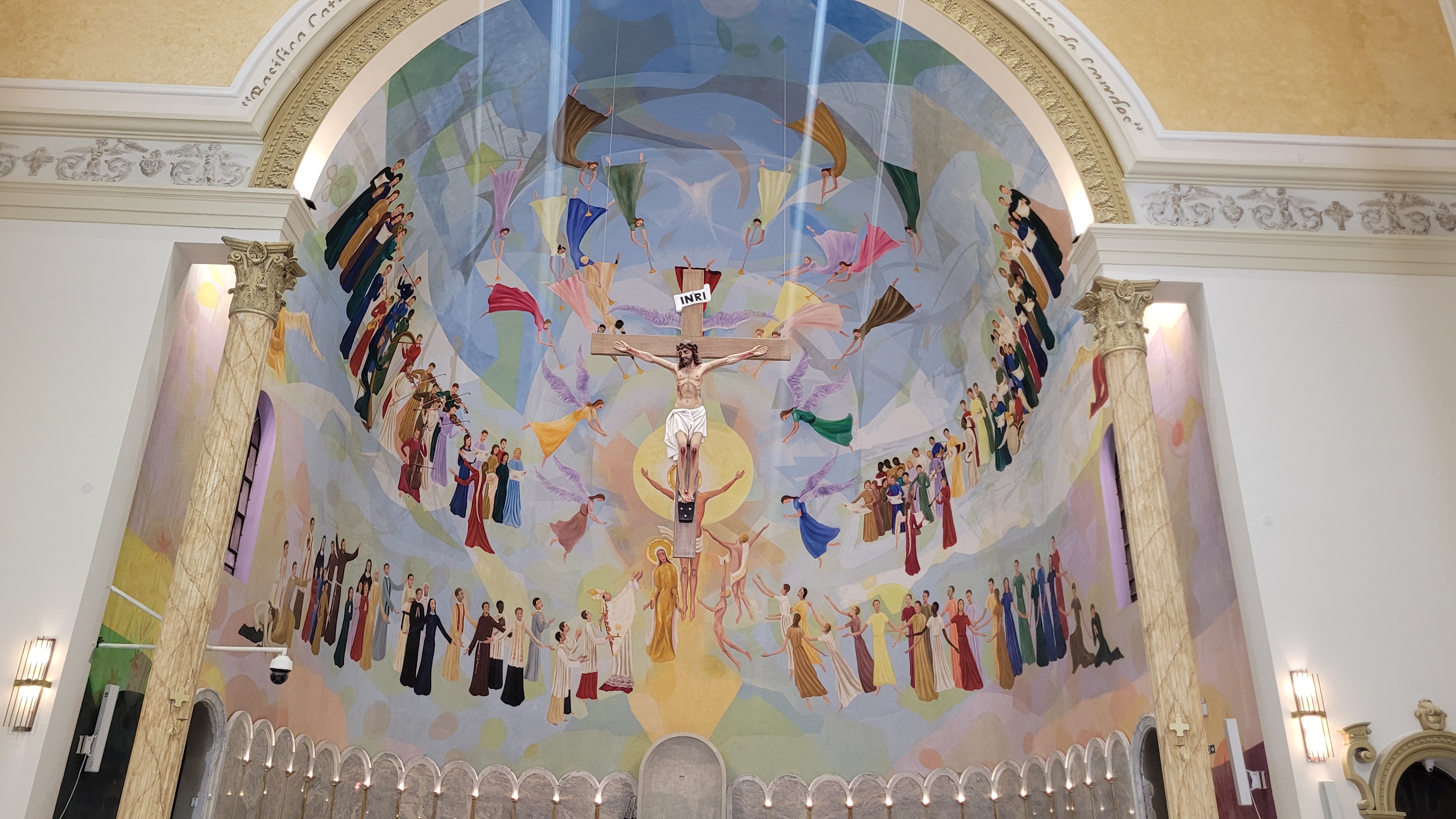 Veja como ficou a Catedral de Apucarana após a reforma; fotos e vídeo