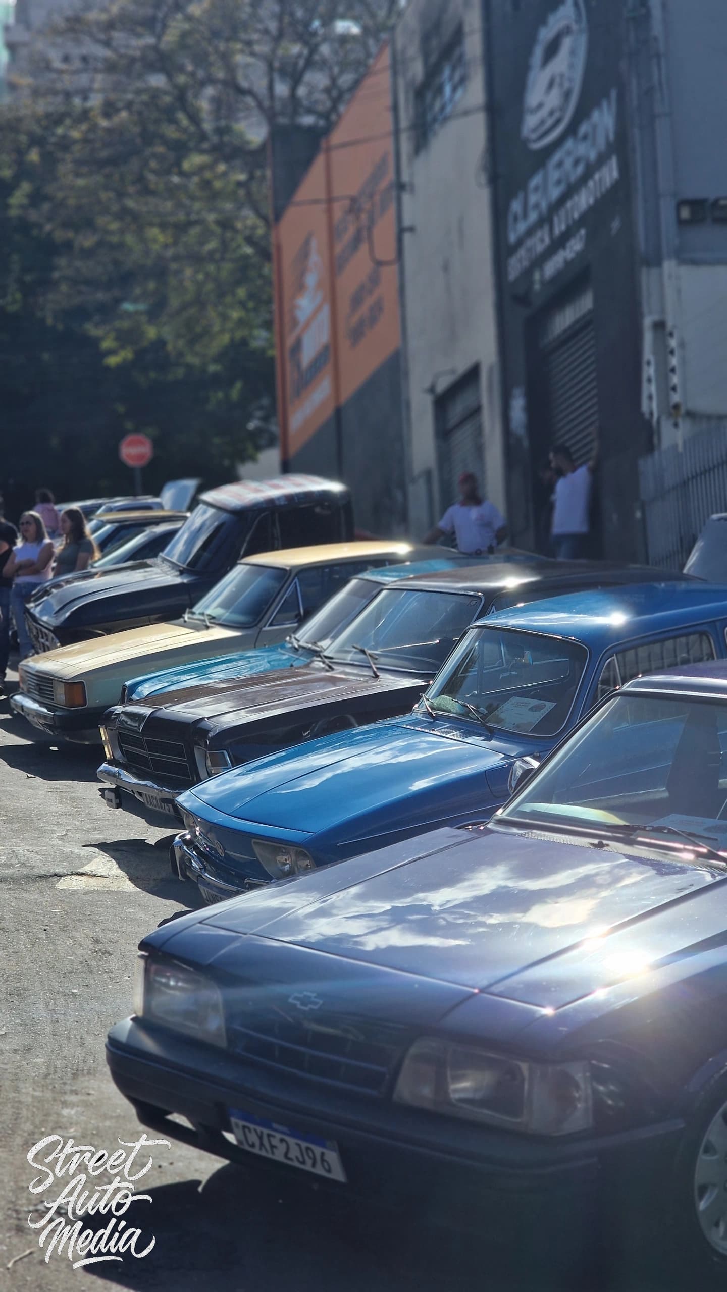 1º Encontro de Veículos Antigos lota espaço do Lagoão em Apucarana