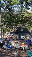 1º Encontro de Veículos Antigos lota espaço do Lagoão em Apucarana