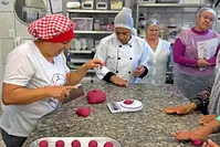 Governo capacita 2 mil merendeiras da rede estadual de ensino