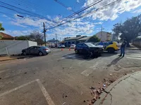 Mulher fica ferida após acidente na área central de Arapongas