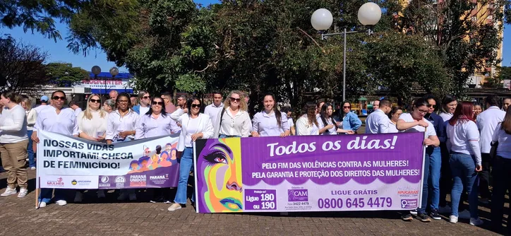 Caminhada do Meio-Dia reúne mulheres em Apucarana na luta contra o feminícido; veja