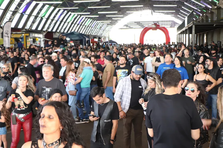 Evento cultural reúne centenas de pessoas em Arapongas; veja fotos