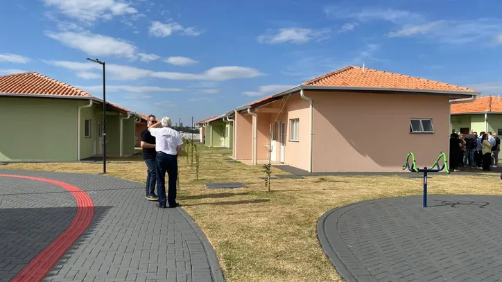 Governador Ratinho Junior inaugura Condomínio do Idoso em Arapongas