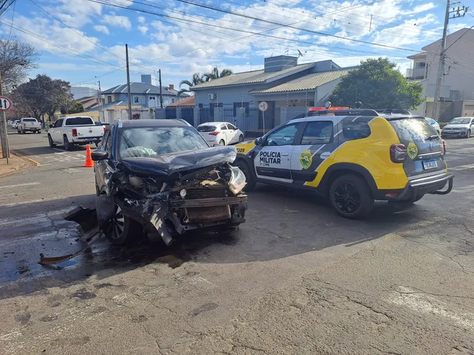 Mulher fica ferida após acidente na área central de Arapongas