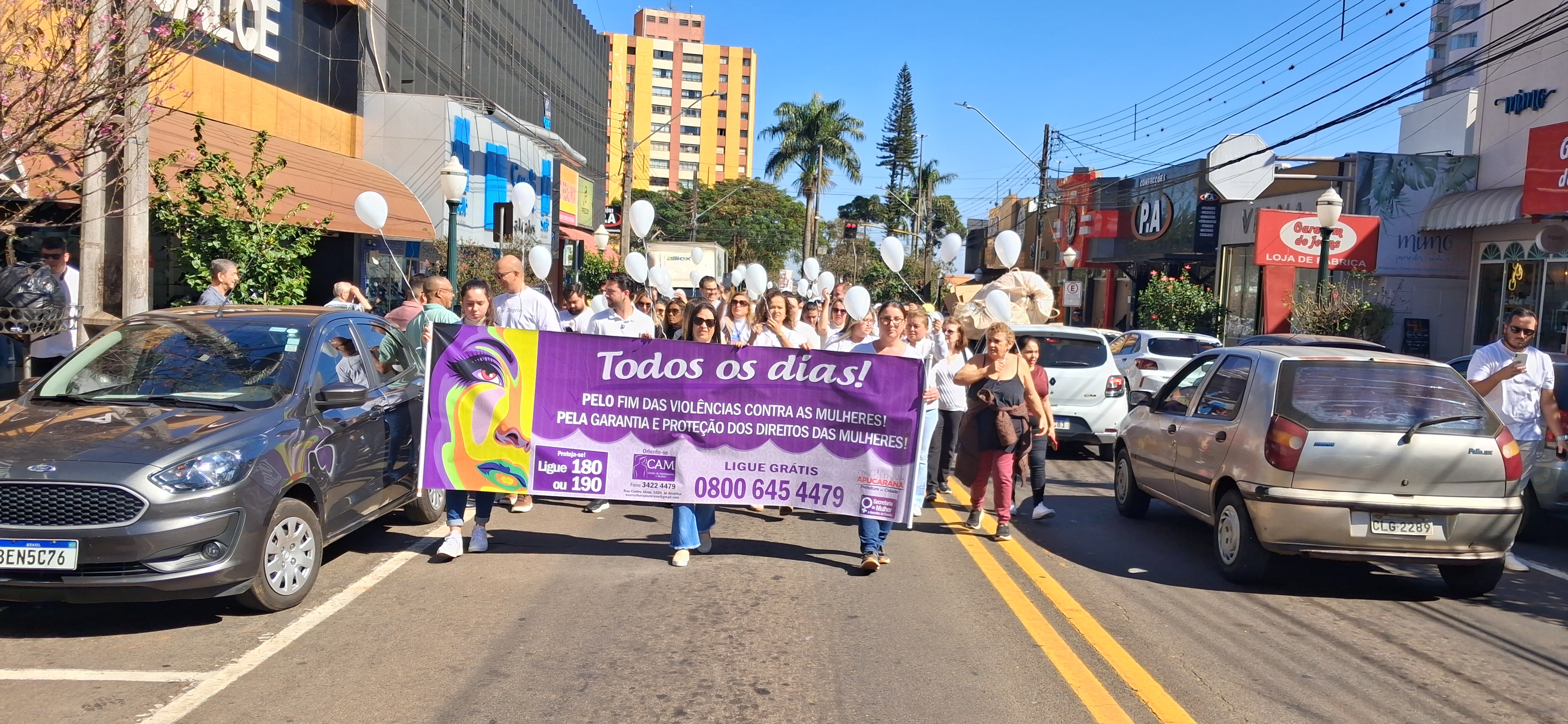 Caminhada do Meio-Dia reúne mulheres em Apucarana na luta contra o feminícido; veja