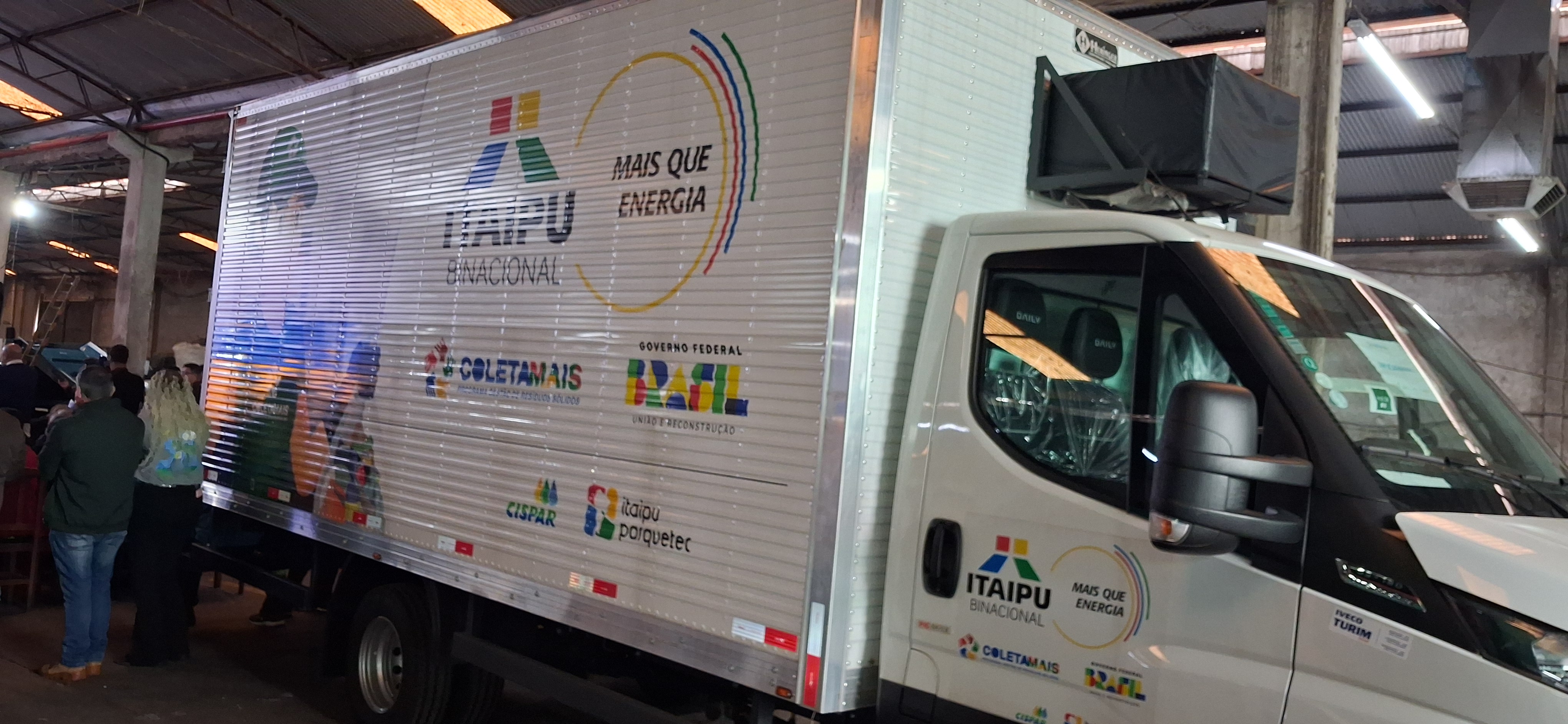 Cocap recebe caminhões e equipamentos da Itaipu Binacional