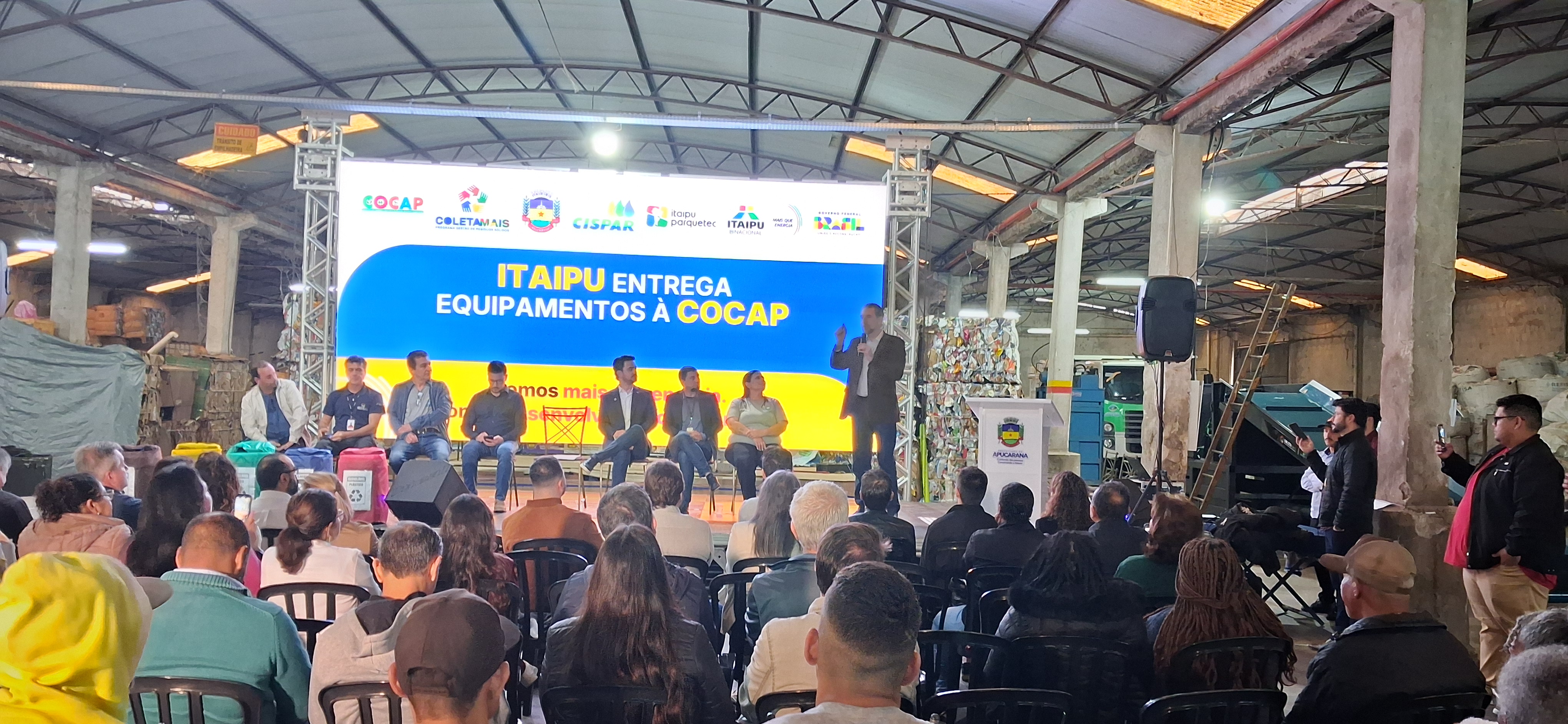 Cocap recebe caminhões e equipamentos da Itaipu Binacional