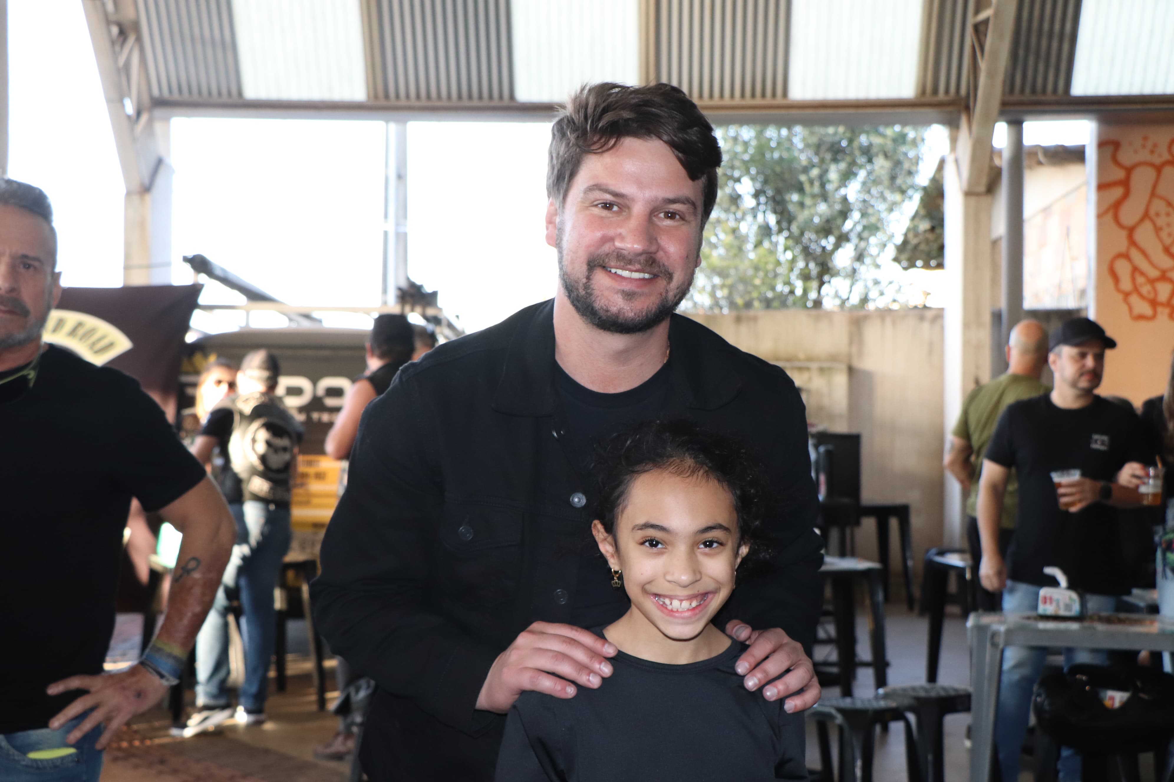 Evento cultural reúne centenas de pessoas em Arapongas; veja fotos