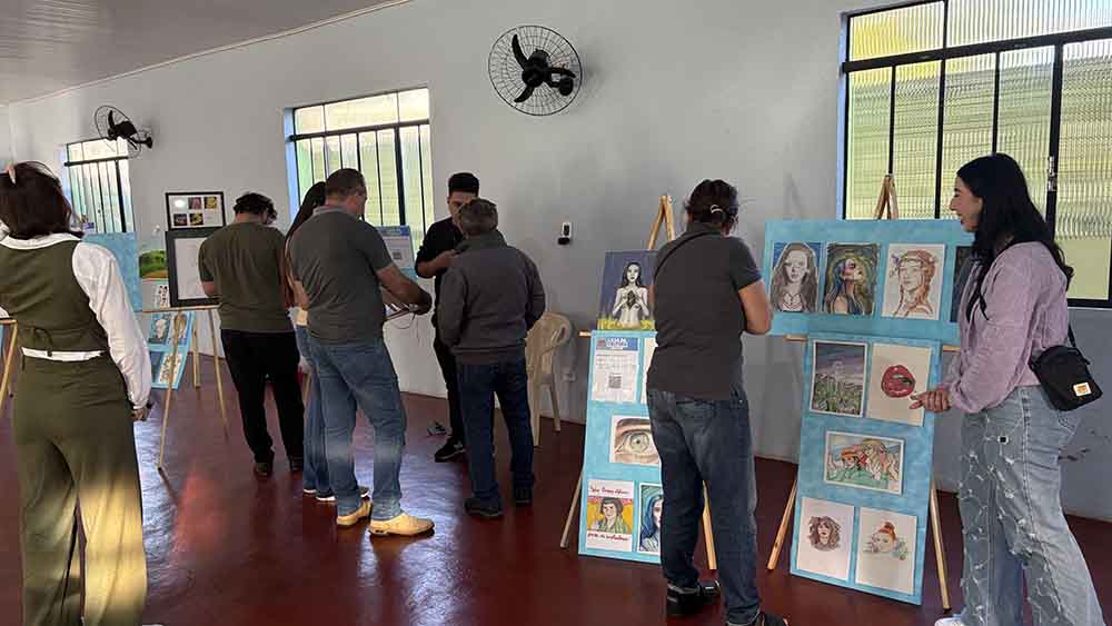 Exposição inédita reúne artistas de Jardim Alegre e cidades vizinhas