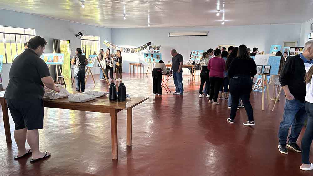 Exposição inédita reúne artistas de Jardim Alegre e cidades vizinhas