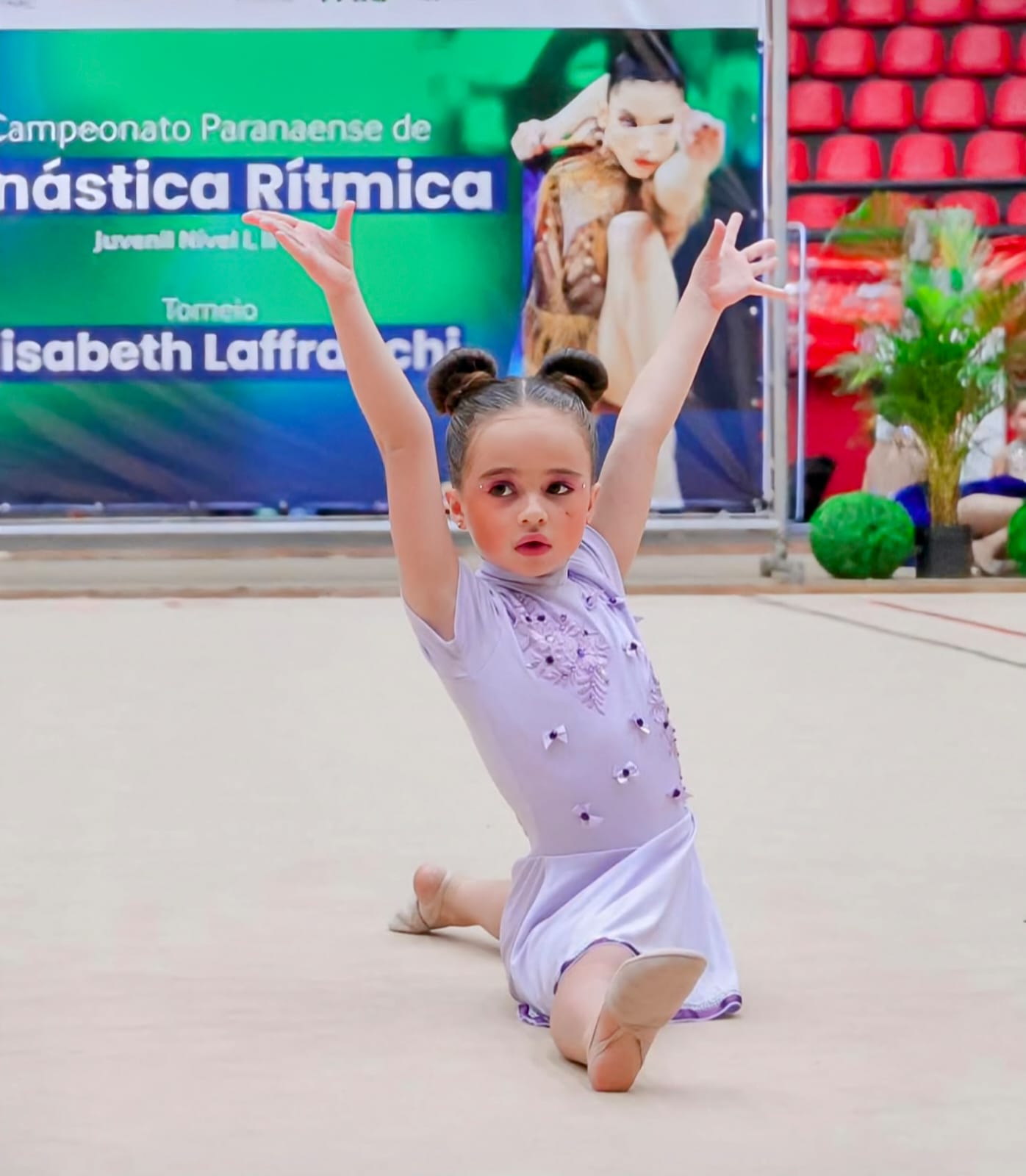 Ginastas apucaranenses disputam a Copa Dayane Camilo