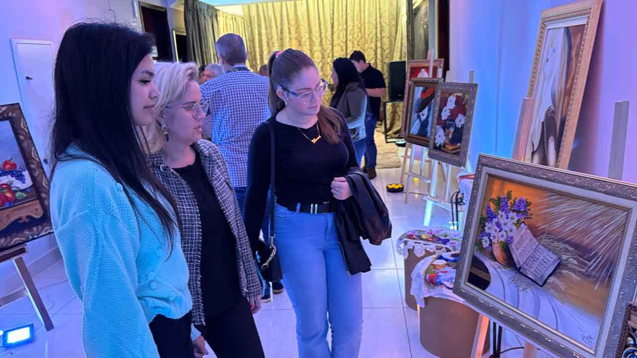 Jornada Cultural começa com exposição de Gisela Marques em Ivaiporã