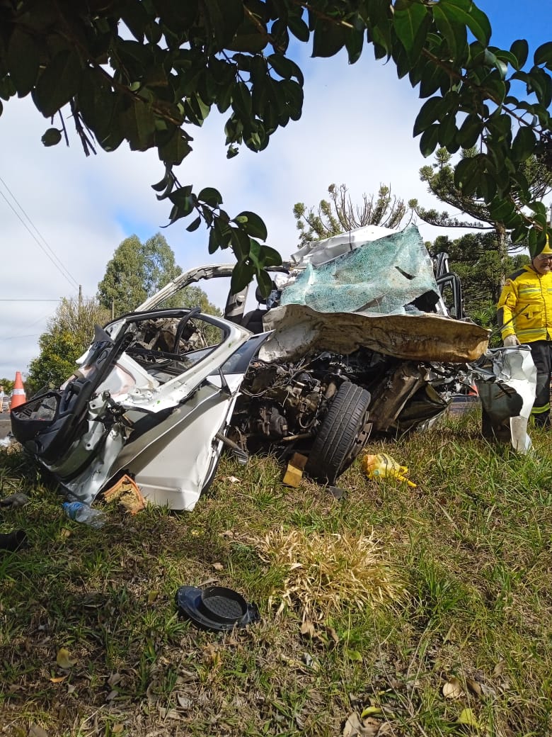 Policial militar morre com filho e a irmã em acidente na BR-282