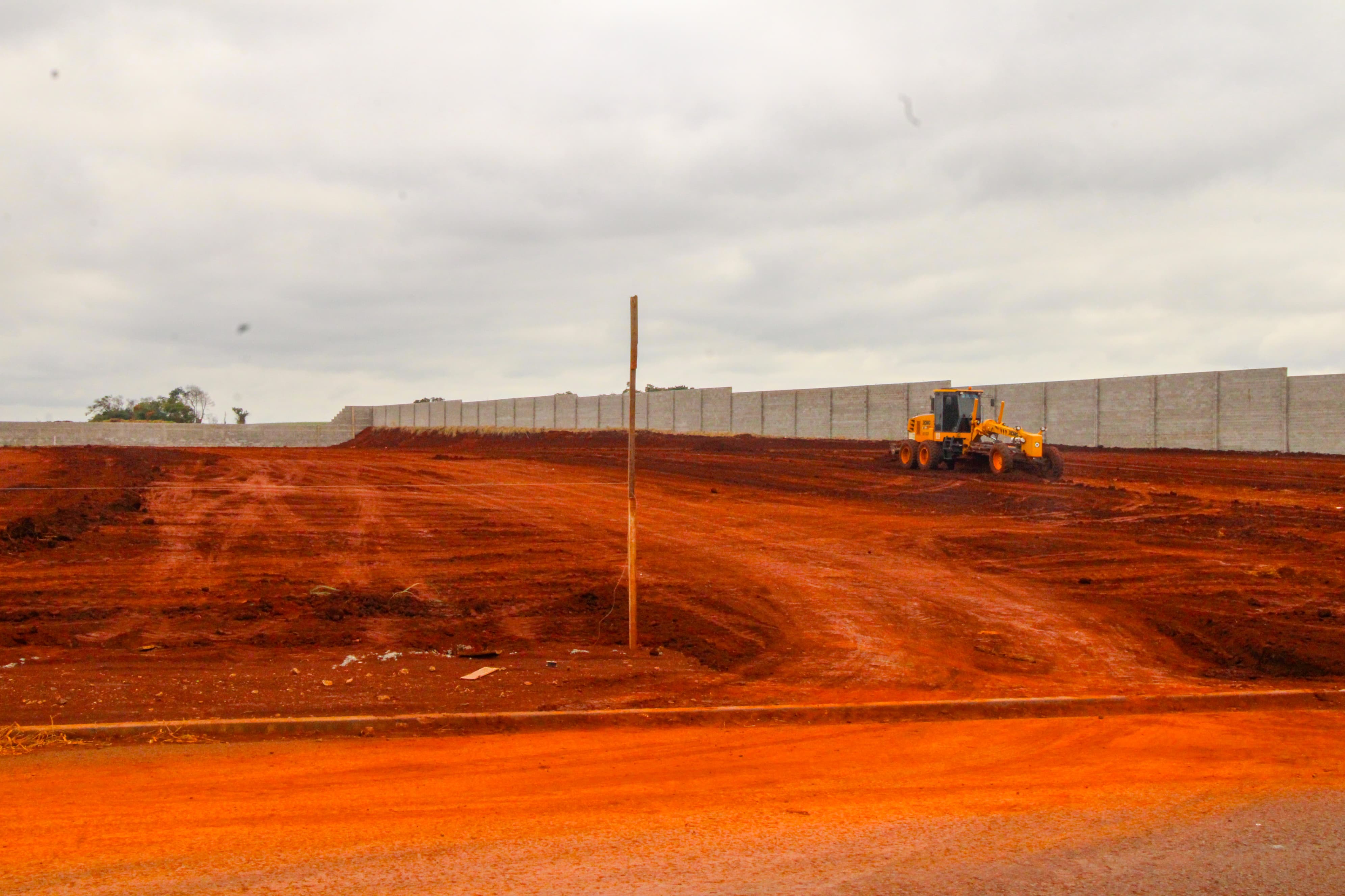Prefeitura de Arapongas conclui terraplanagem do terreno da nova sede