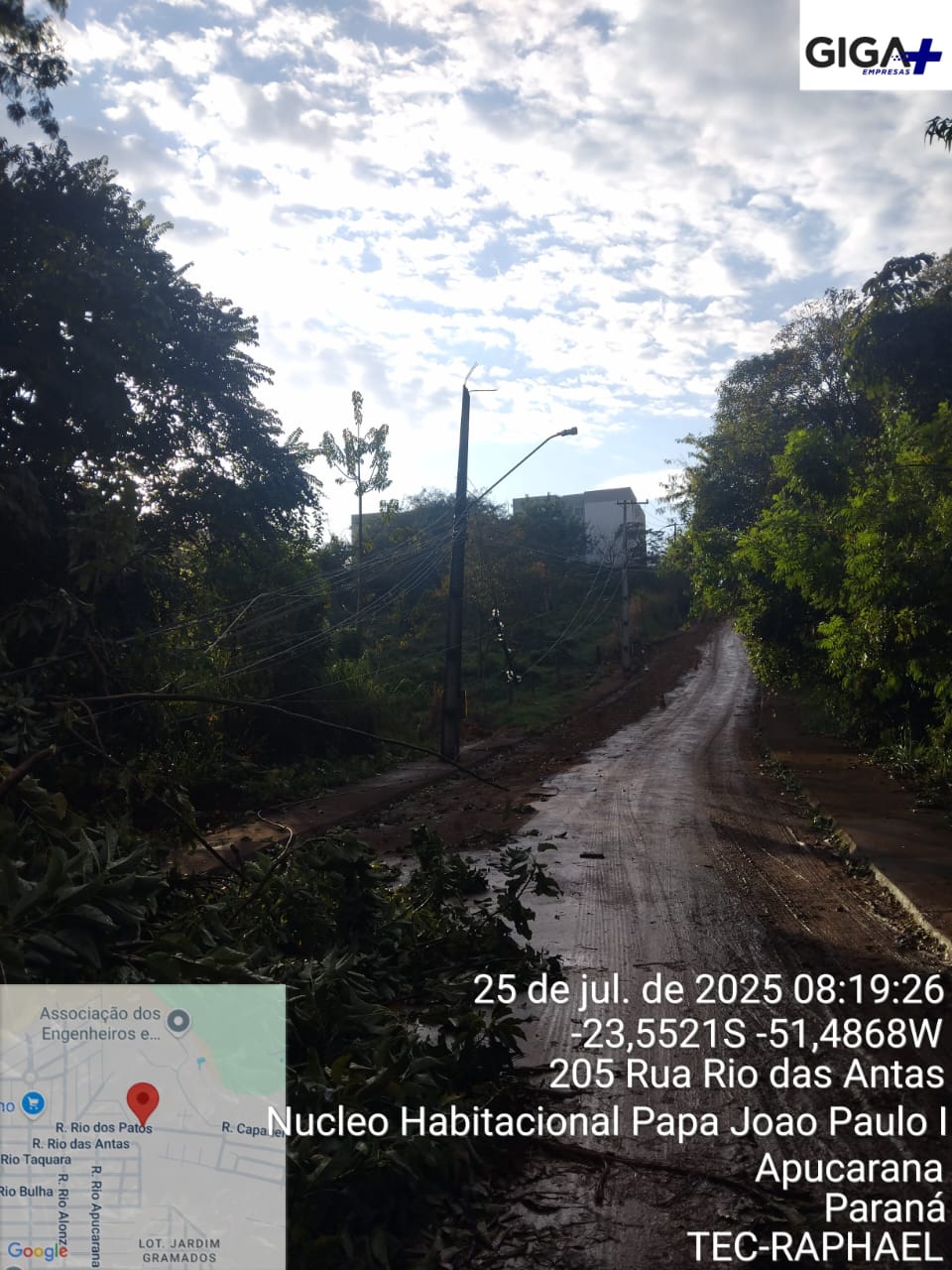 Vendaval durante a madrugada deixa estragos em Apucarana; veja fotos