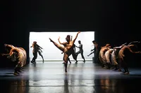 Arapongas encerra Festival Rouxinol com Balé Teatro Guaíra