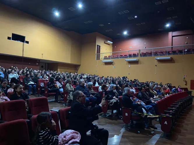 Arapongas encerra Festival Rouxinol com Balé Teatro Guaíra