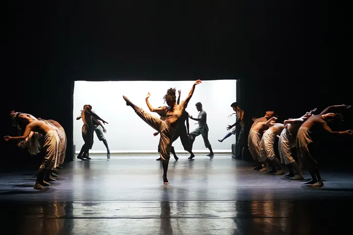 Arapongas encerra Festival Rouxinol com Balé Teatro Guaíra