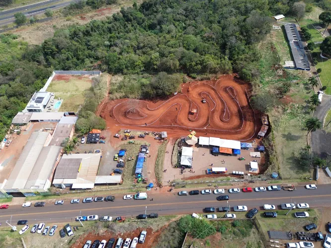 Etapa do Indoor Off Road em Apucarana arrecada 600 kg de alimentos