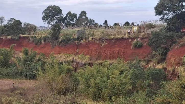Funcionária cai de barranco de 25 metros de empresa em Apucarana