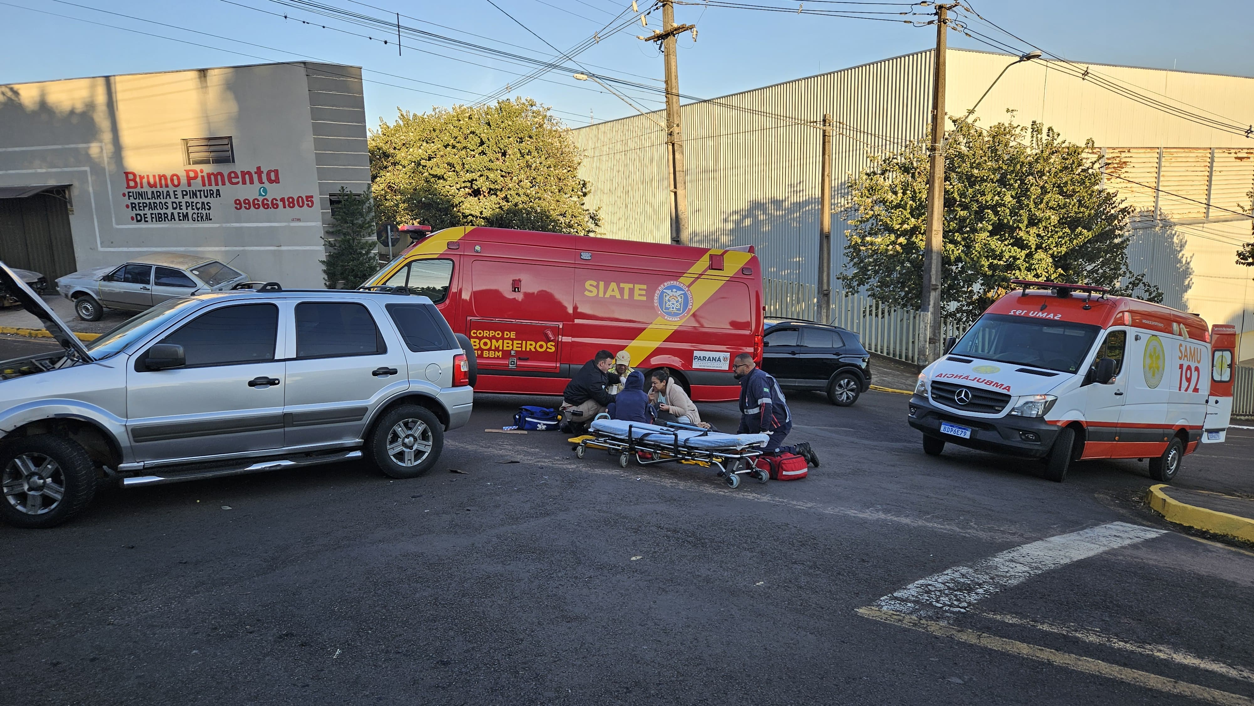 Acidente entre carro e moto deixa motociclista ferido em Apucarana