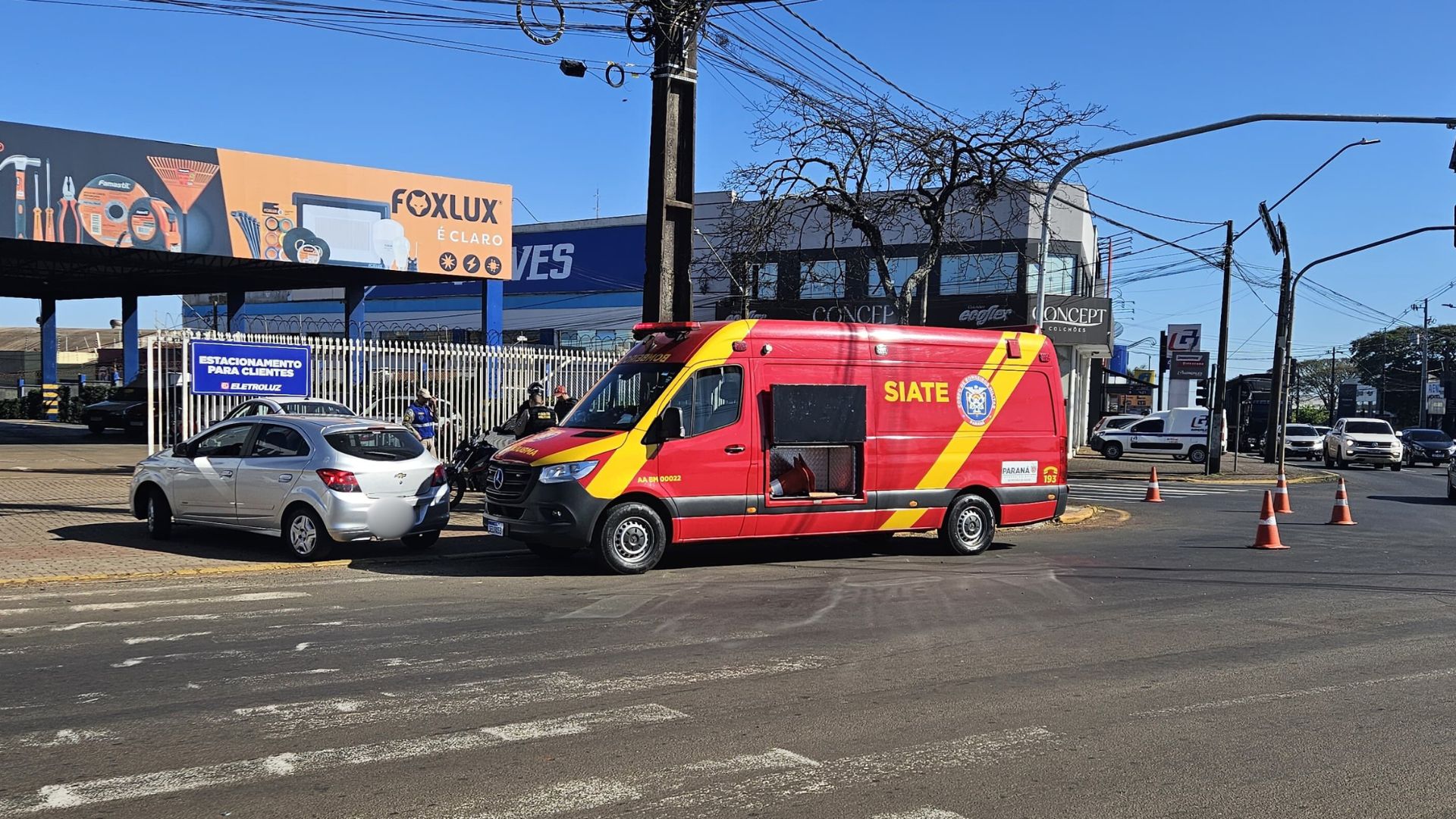 Acidente envolvendo carro e moto é registrado em Apucarana