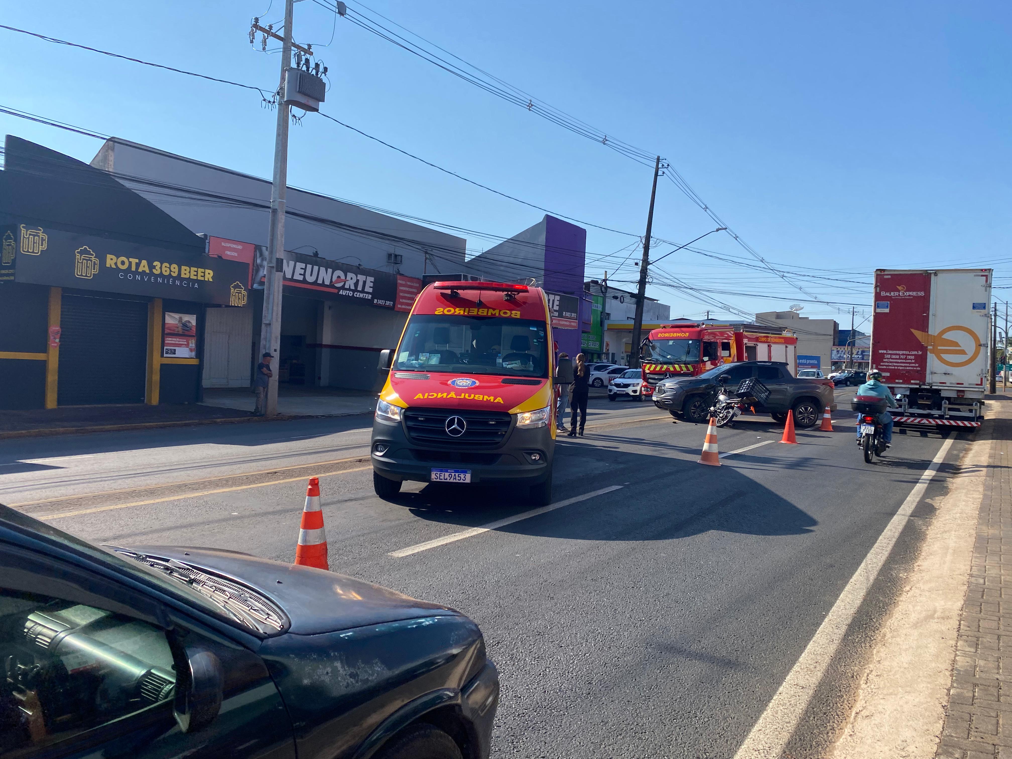 Acidente na Avenida Minas Gerais deixa motociclista ferido