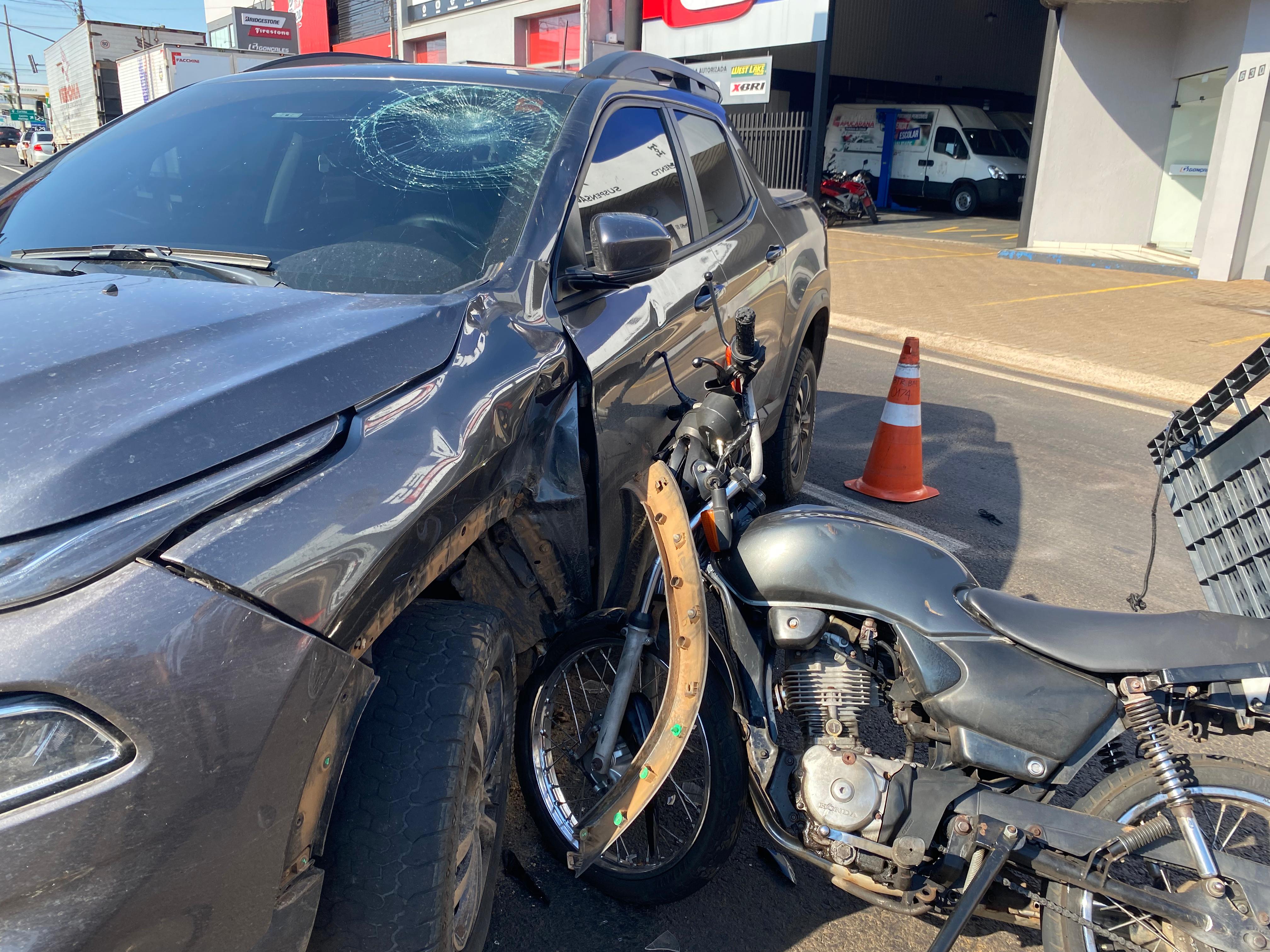 Acidente na Avenida Minas Gerais deixa motociclista ferido