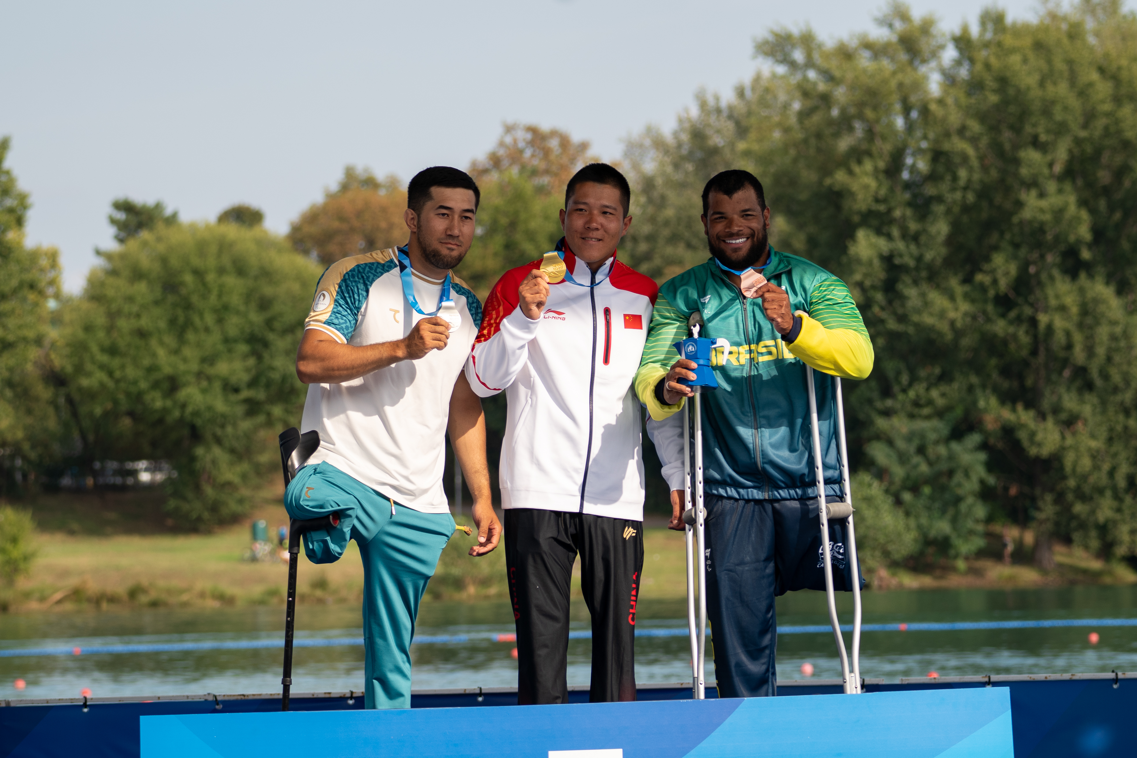 Apucaranense Giovane Vieira é bronze no Mundial de Paracanoagem