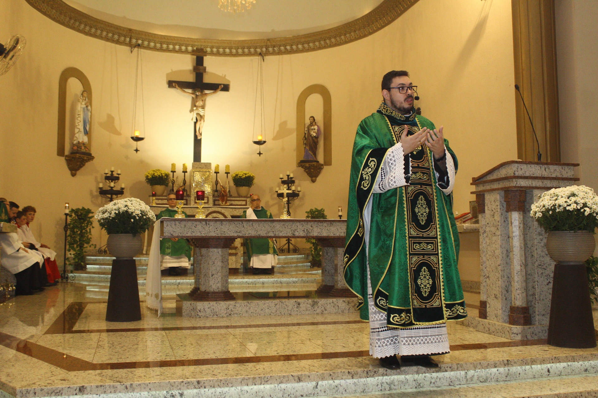 Devoção a São Miguel Arcanjo atrai multidões à Paróquia do Pirapó