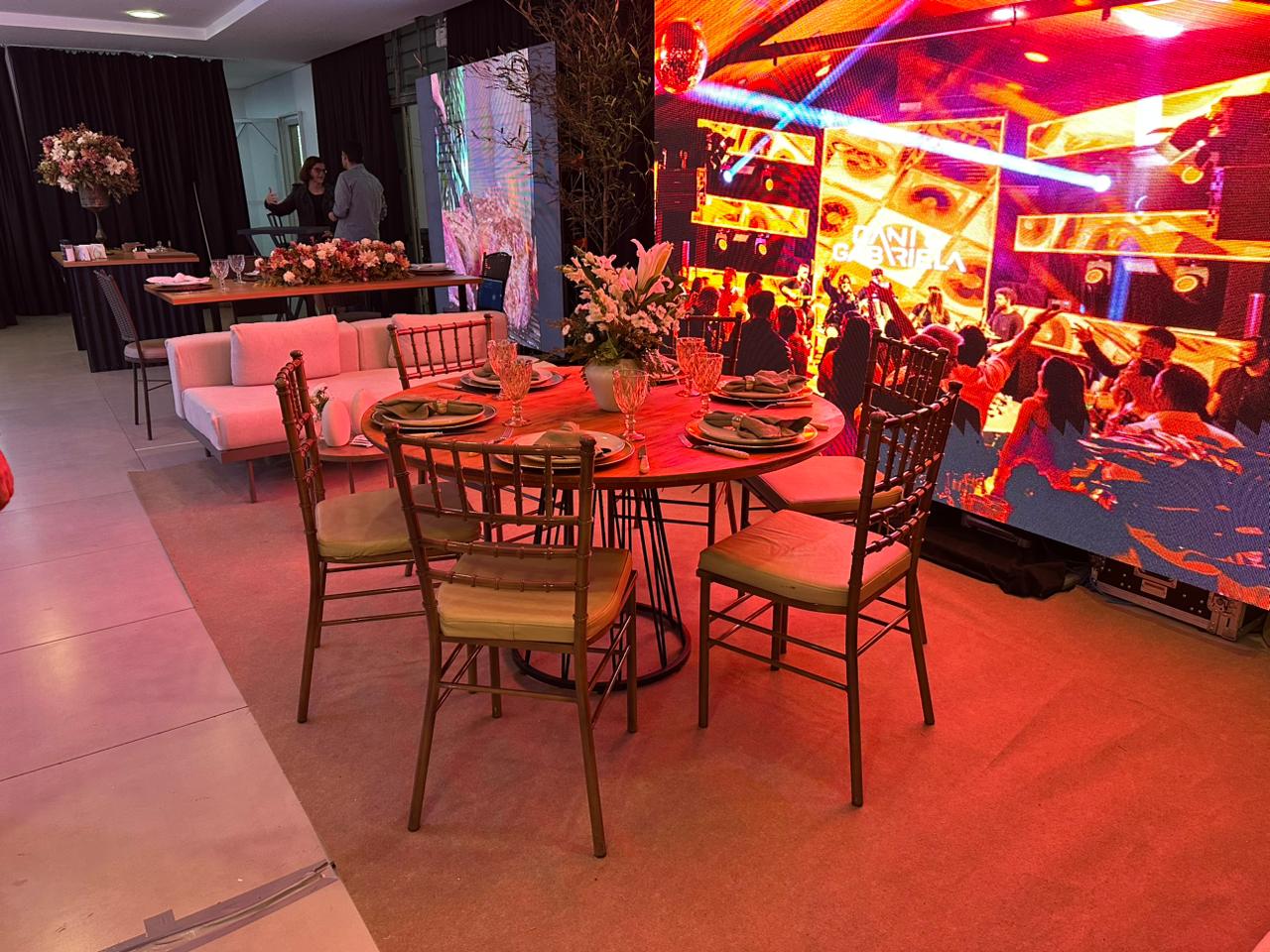 Feira de Noivas e Festas reúne expositores em Apucarana (PR)