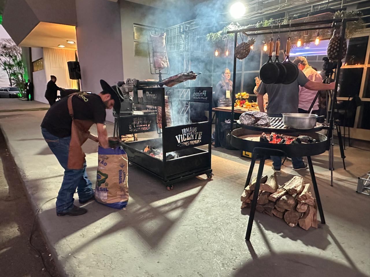 Feira de Noivas e Festas reúne expositores em Apucarana (PR)