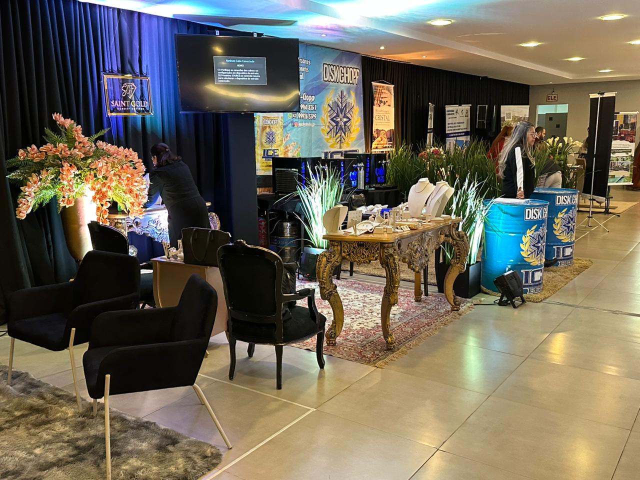 Feira de Noivas e Festas reúne expositores em Apucarana (PR)