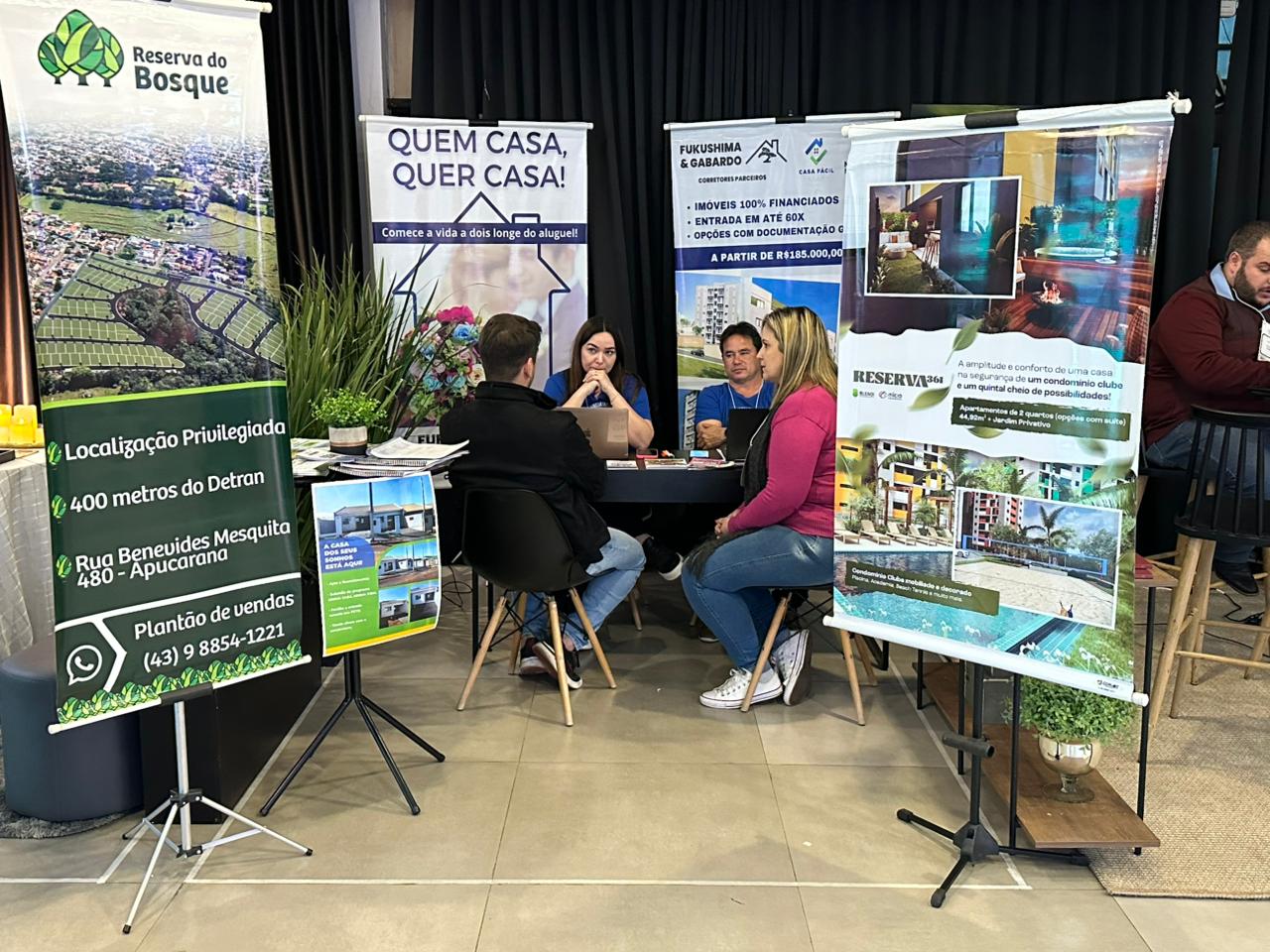 Feira de Noivas e Festas reúne expositores em Apucarana (PR)