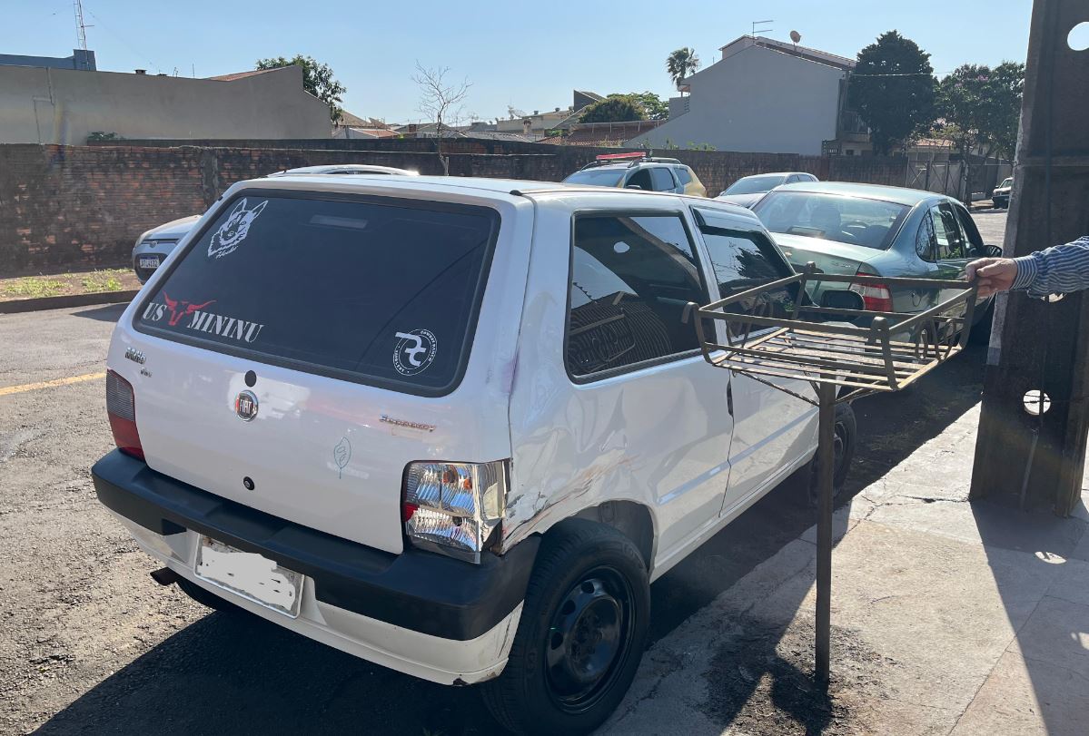 Jovem em moto esportiva fica ferido após acidente em Apucarana